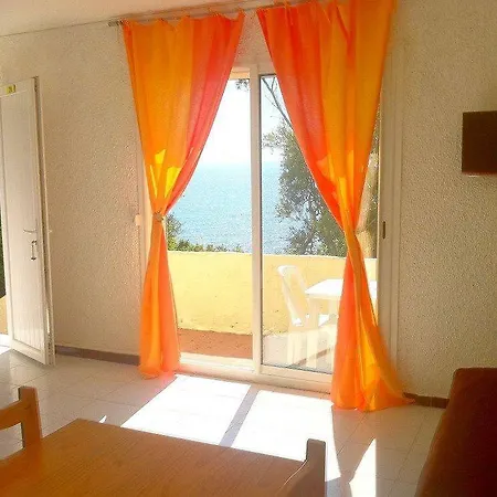 Canella Aparthotel 4*