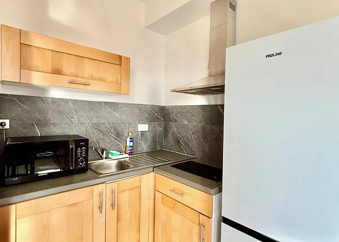 Canella סארי סולנזארה