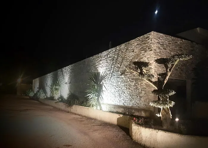 מלון דירות Canella 4*